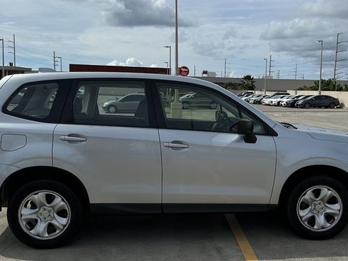 Used 2017 Subaru Forester 2.5i AWD/4WD image 7