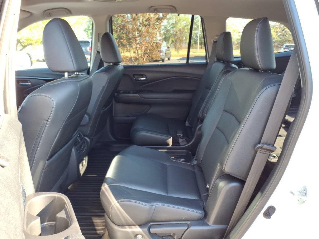 Used 2022 Honda Pilot Touring image 4