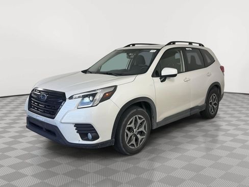 Certified 2023 Subaru Forester Premium AWD/4WD image 3