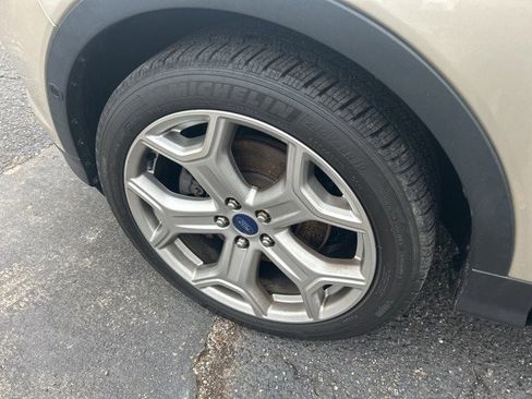 Used 2018 Ford Escape Titanium w/ Ford Safe & Smart Package image 4