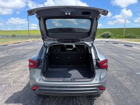 Used 2024 Chevrolet Trax LS w/ LS Convenience Package FWD image 30