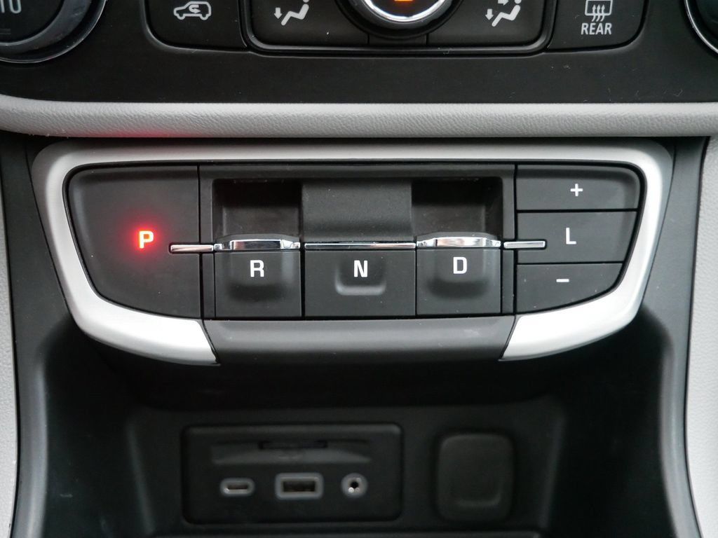 Used 2023 GMC Terrain SLT w/ Infotainment Package II AWD/4WD image 21