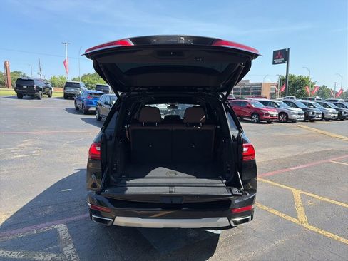 Used 2022 BMW X7 xDrive40i w/ Premium Package AWD/4WD image 8