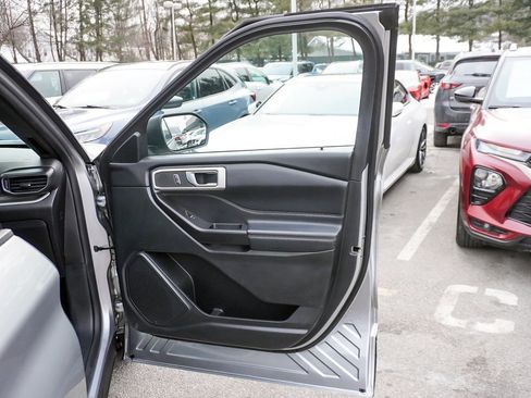 Used 2020 Ford Explorer XLT w/ Equipment Group 202A image 27