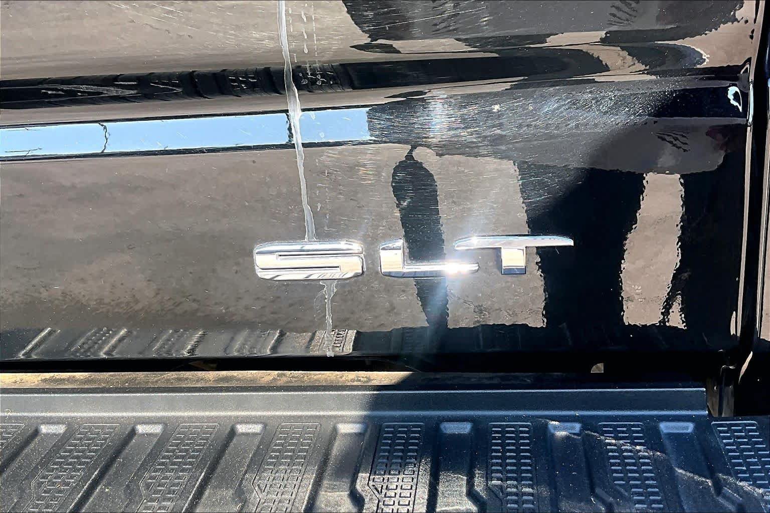 Used 2022 GMC Sierra 1500 SLT RWD image 10