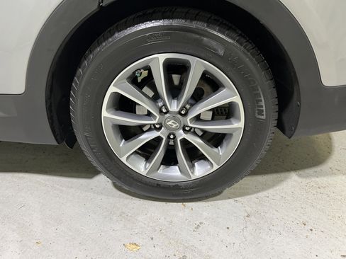 Used 2017 Hyundai Santa Fe Limited w/ Cargo Package image 13