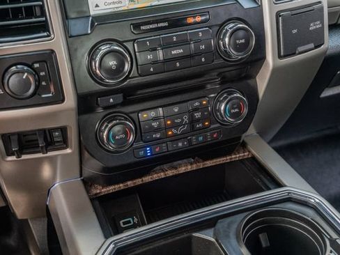 Used 2018 Ford F350 Lariat w/ Lariat Ultimate Package AWD/4WD image 29