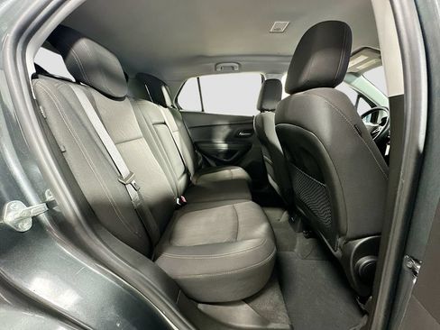 Used 2019 Chevrolet Trax LT FWD image 27