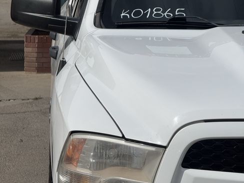 Used 2018 RAM 1500 Express AWD/4WD image 23