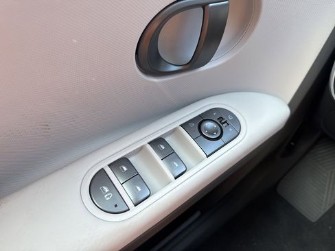 New 2025 Hyundai Ioniq 5 SEL image 33