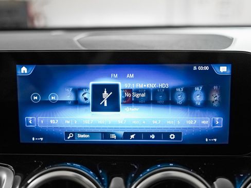 Certified 2022 Mercedes-Benz GLB 250 image 21