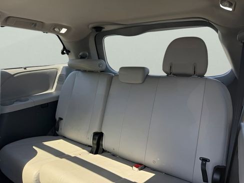 Used 2017 Toyota Sienna Limited Premium AWD/4WD image 13