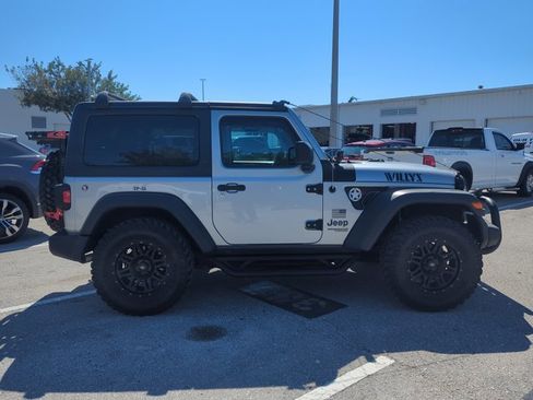 Used 2018 Jeep Wrangler Sport image 4