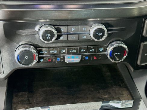 Used 2024 Ford F350 Lariat AWD/4WD image 16