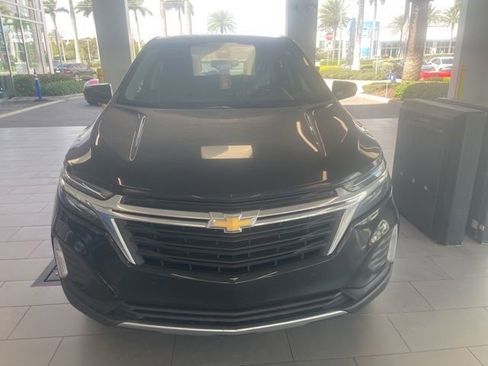 Used 2023 Chevrolet Equinox LT image 2