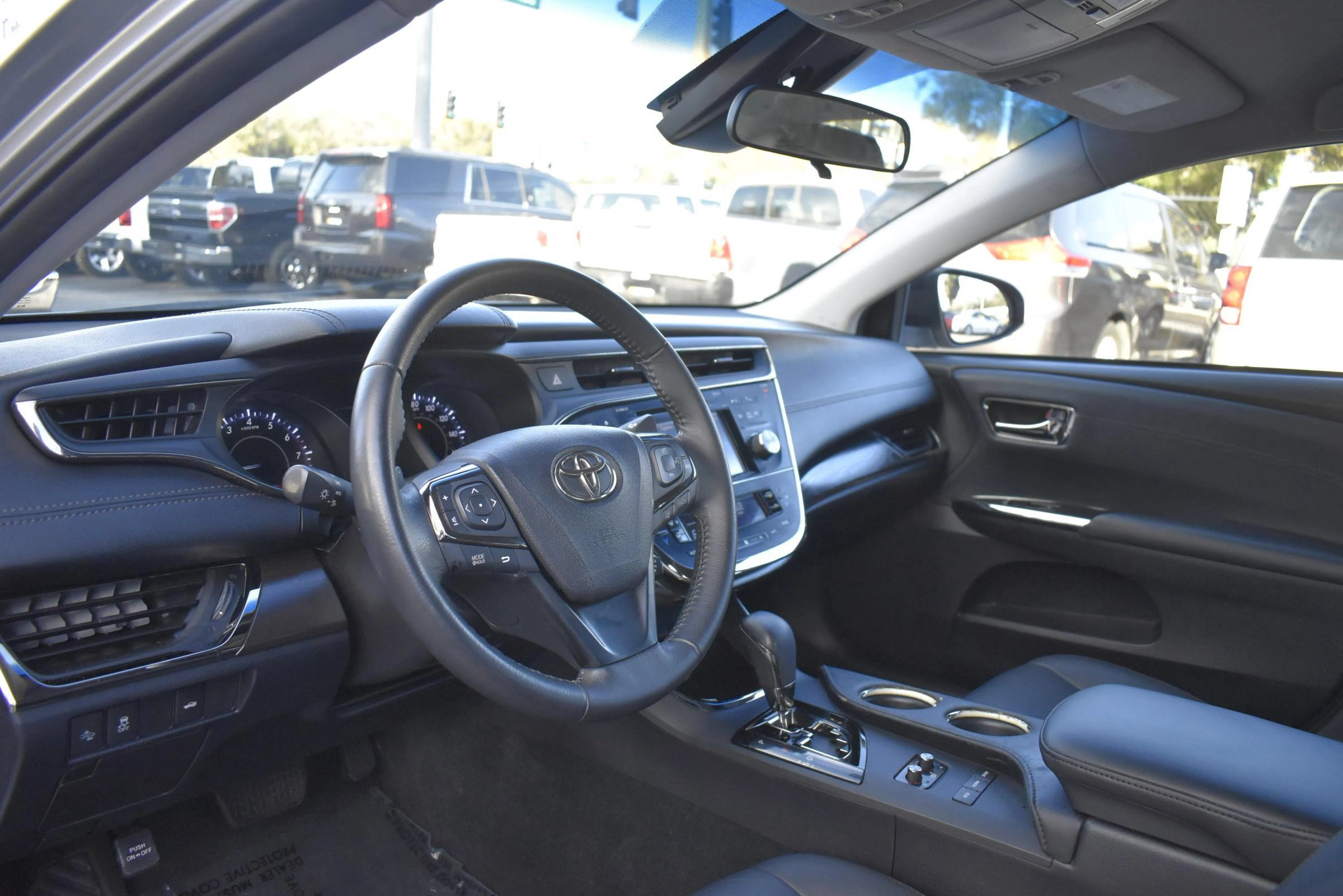 Used 2018 Toyota Avalon XLE FWD image 10