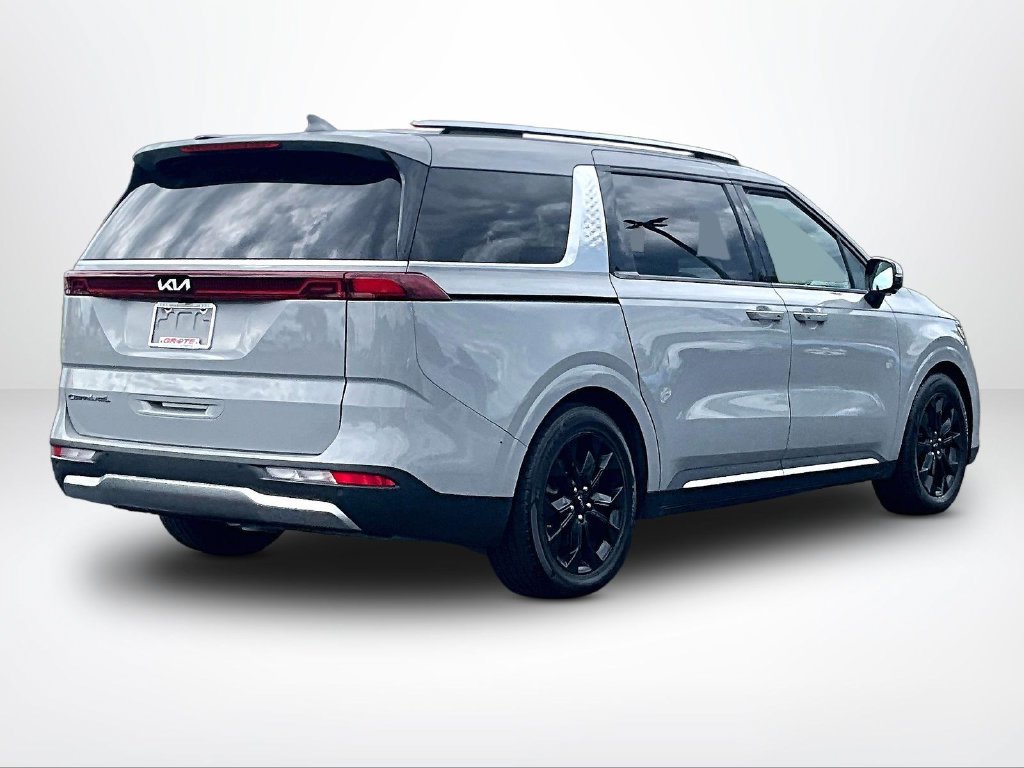 Used 2022 Kia Carnival SX Prestige FWD image 2