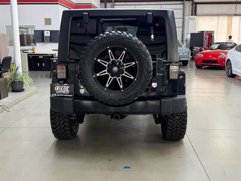 Used 2017 Jeep Wrangler Unlimited Sahara w/ Dual Top Group AWD/4WD image 3