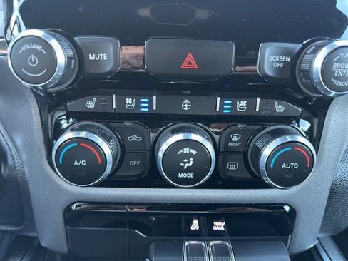 Used 2024 RAM 1500 Laramie image 22
