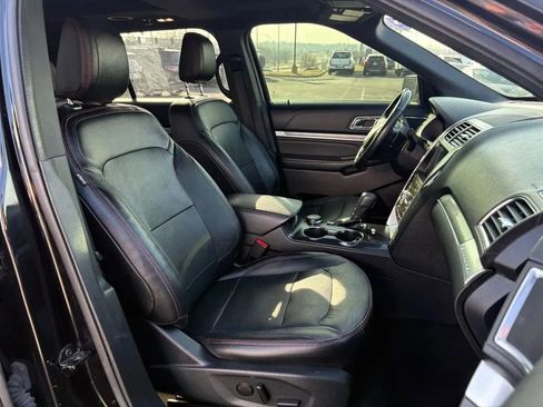 Used 2019 Ford Explorer Sport w/ Equipment Group 401A AWD/4WD image 18