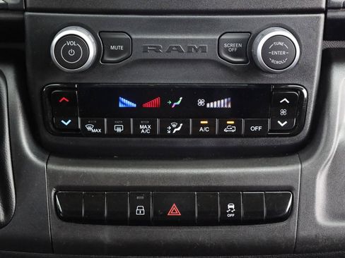 Used 2024 RAM ProMaster 2500 w/ Convenience Group FWD image 35
