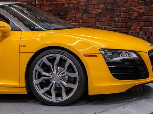Used 2011 Audi R8 V10 AWD/4WD image 16