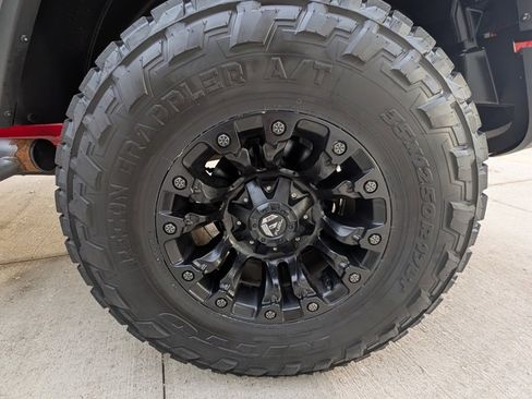 Used 2018 Jeep Wrangler Unlimited Rubicon image 47