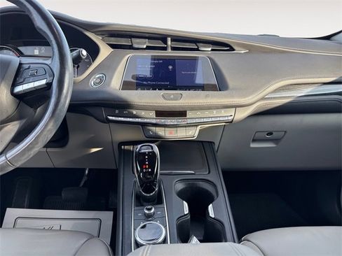 Used 2021 Cadillac XT4 Premium Luxury w/ Cold Weather Package image 11