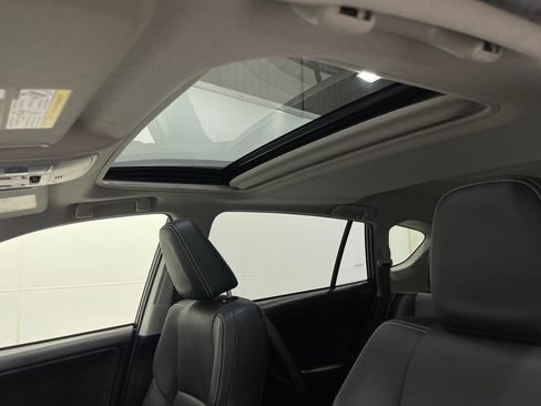 Used 2017 Toyota RAV4 Limited image 11