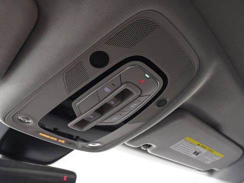 Used 2021 Audi e-tron Prestige w/ Prestige Package image 31