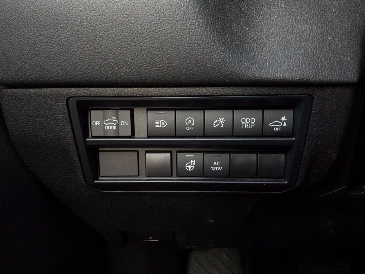 Used 2023 Toyota Tundra Limited AWD/4WD image 29
