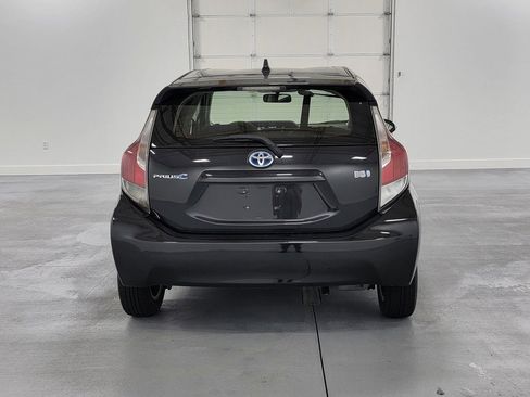 Used 2016 Toyota Prius C Persona Series FWD image 8