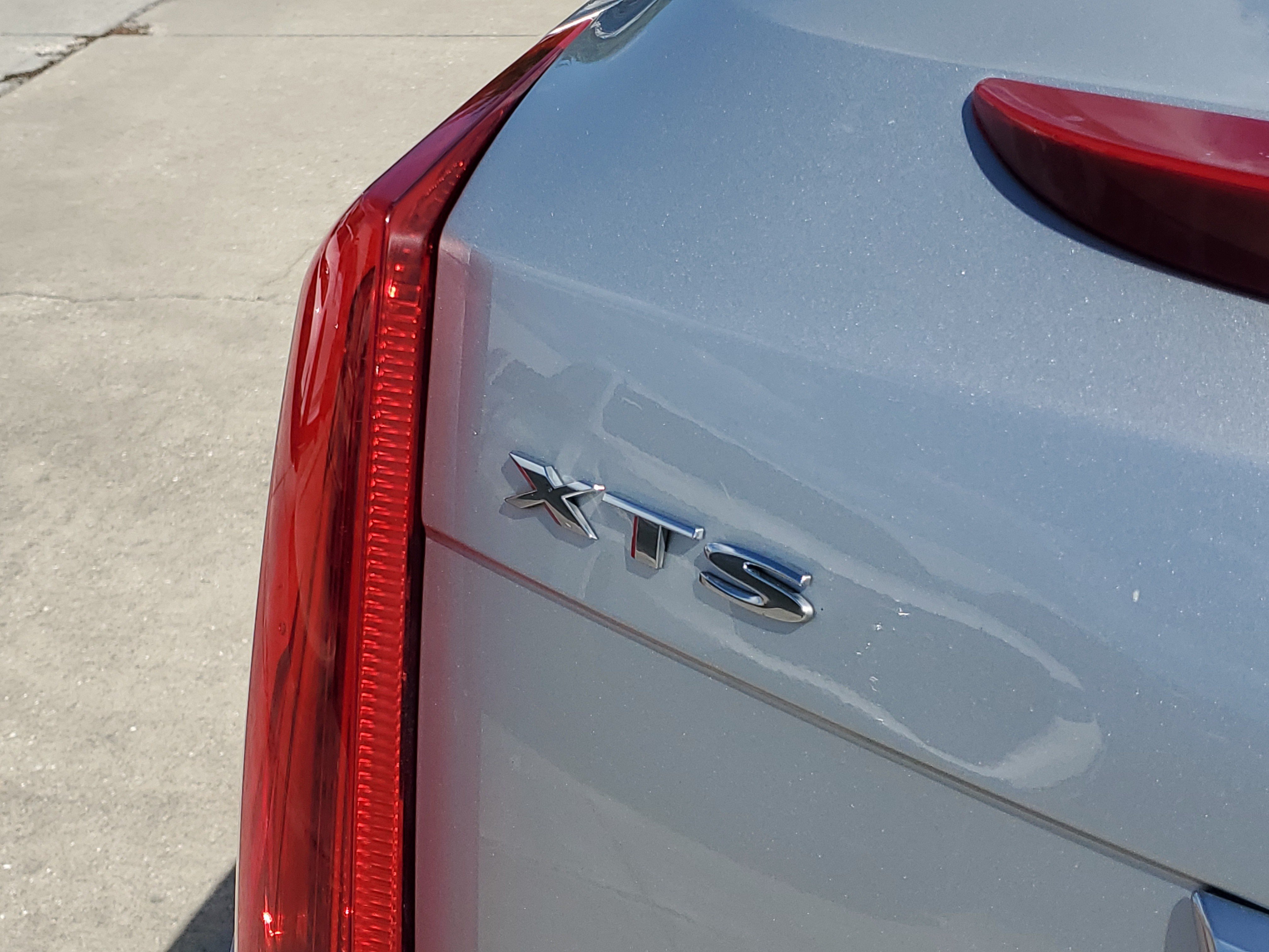 Used 2017 Cadillac XTS Luxury FWD image 11