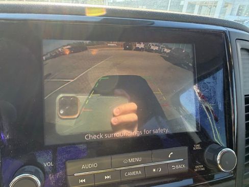 Used 2024 Nissan Titan SV w/ SV Convenience Package image 19