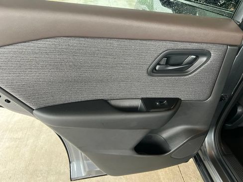 Certified 2023 Nissan Rogue S FWD image 10