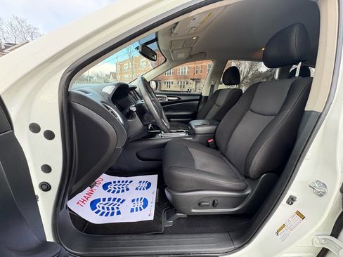 Used 2020 Nissan Pathfinder SV image 26