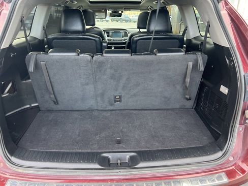 Used 2017 Toyota Highlander Limited Platinum image 24