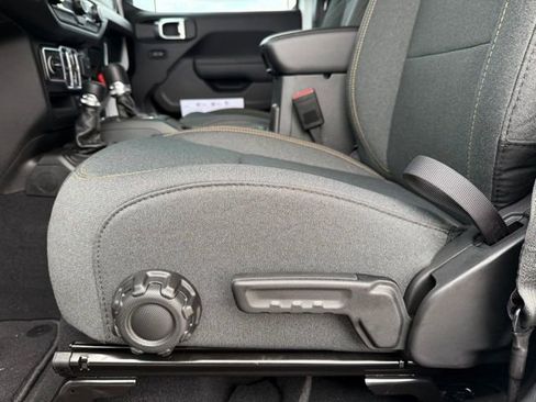 New 2026 Jeep Gladiator Sport image 14