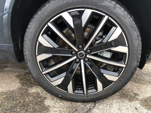 New 2026 Volvo XC90 B6 Ultra w/ Protection Package image 9