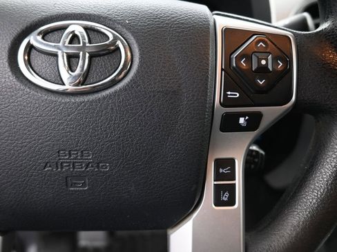 Used 2018 Toyota Tundra SR5 image 28