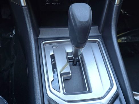Used 2019 Subaru Forester Premium AWD/4WD image 26