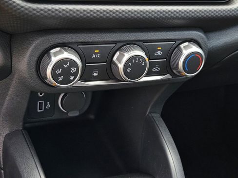 New 2025 Nissan Kicks S image 19