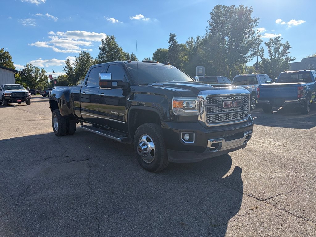 Used 2019 GMC Sierra 3500 Denali w/ Duramax Plus Package AWD/4WD image 4
