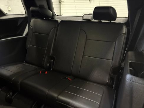 Used 2023 Chevrolet Traverse LT AWD/4WD image 33