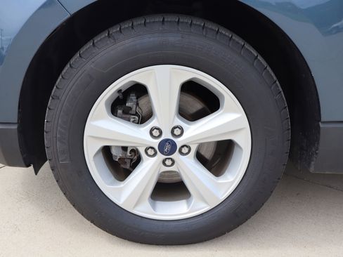 Used 2018 Ford Edge SE FWD image 23