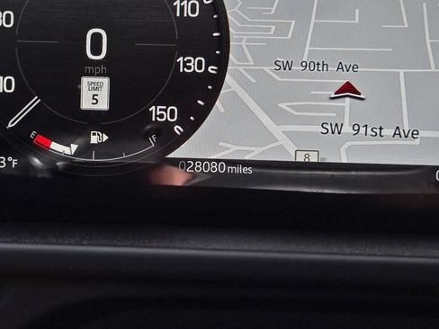 Used 2024 Land Rover Defender 110 X-Dynamic SE AWD/4WD image 26