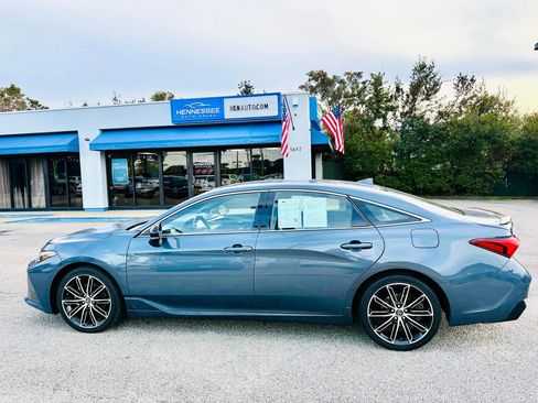 Used 2019 Toyota Avalon XSE w/ All Weather Liner Package image 35