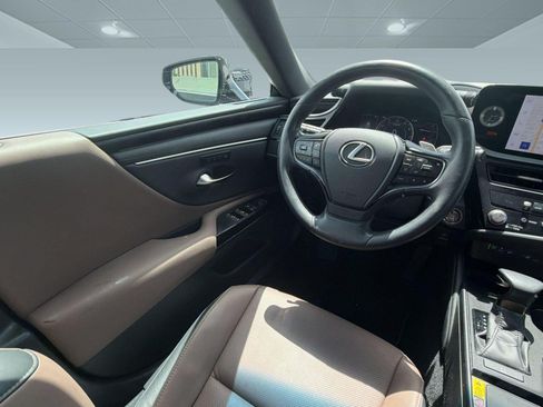 Used 2025 Lexus ES 350 w/ Premium Package FWD image 24