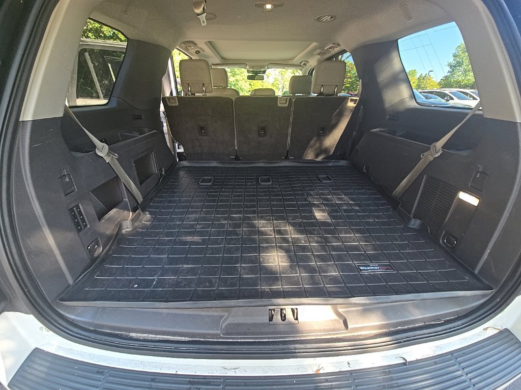 Used 2019 Ford Expedition XLT w/ Equipment Group 202A AWD/4WD image 14