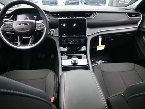 New 2025 Jeep Grand Cherokee Laredo RWD image 37